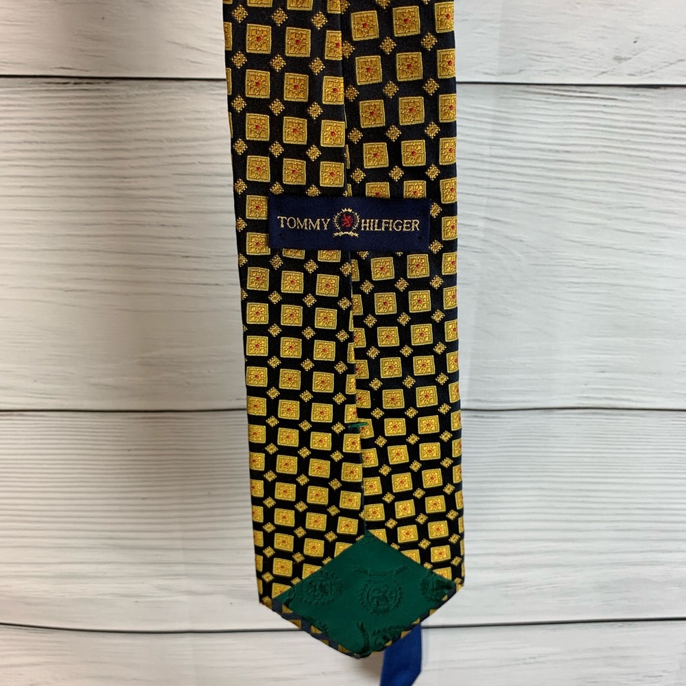 Tommy Hilfiger Men’s Neck Tie